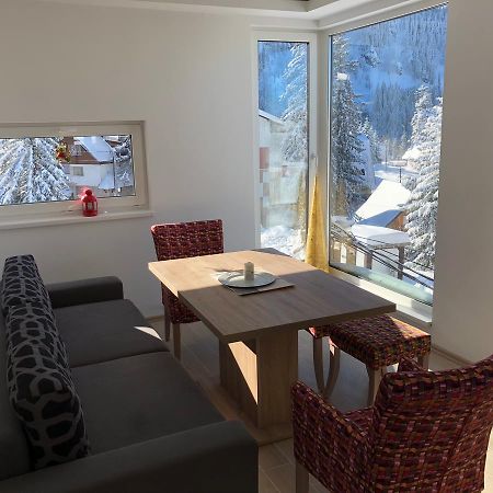 Apartmani Mont 1 Τζαχορίνα Εξωτερικό φωτογραφία