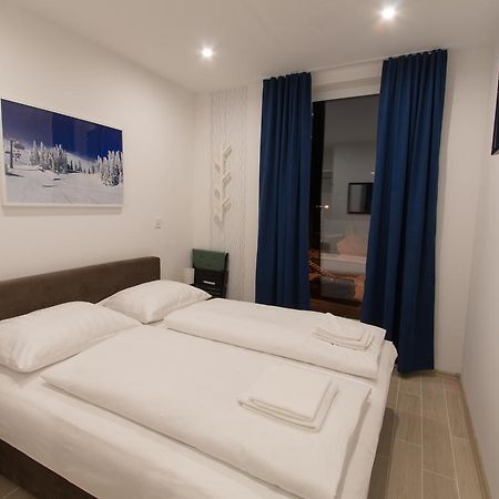 Apartmani Mont 1 Τζαχορίνα Εξωτερικό φωτογραφία