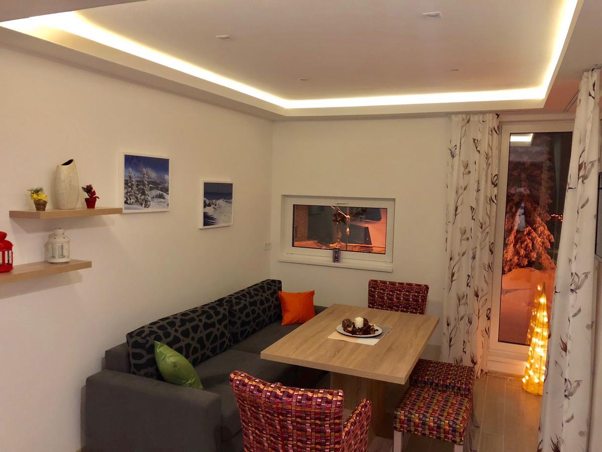 Apartmani Mont 1 Τζαχορίνα Εξωτερικό φωτογραφία