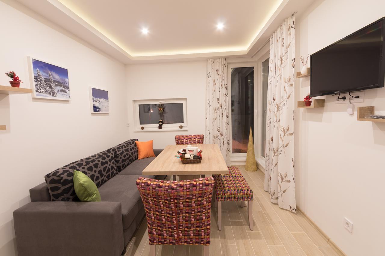 Apartmani Mont 1 Τζαχορίνα Εξωτερικό φωτογραφία