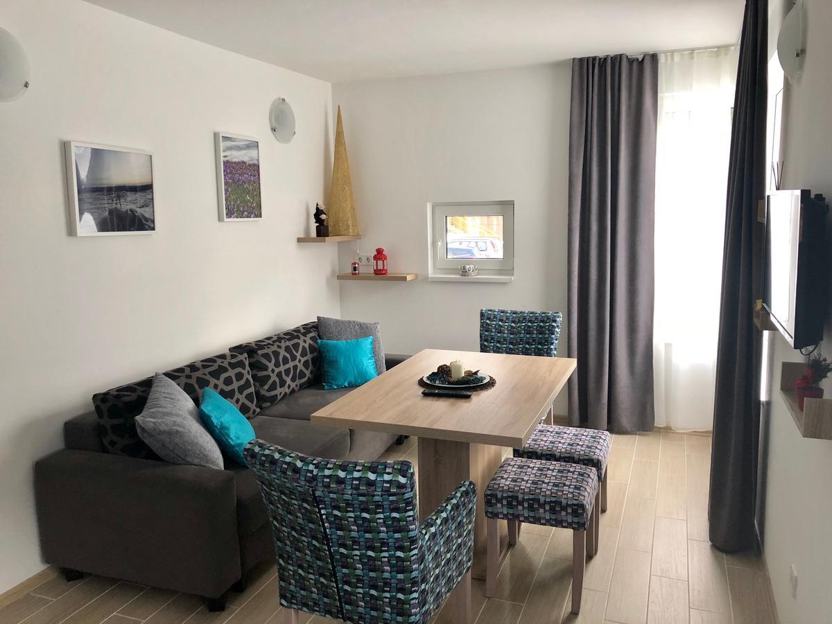 Apartmani Mont 1 Τζαχορίνα Εξωτερικό φωτογραφία